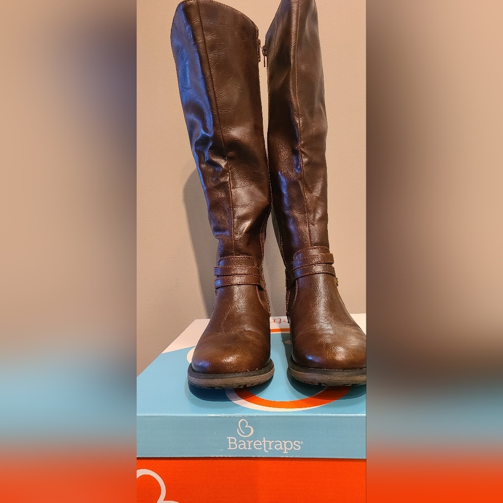 Leather women boots size 8.5